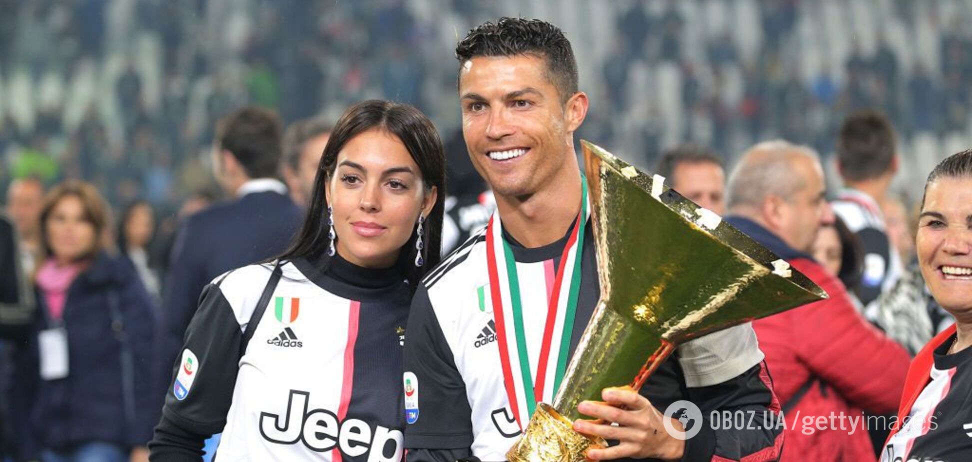 Роналду вдарив чемпіонським кубком сина та наречену: момент потрапив на відео