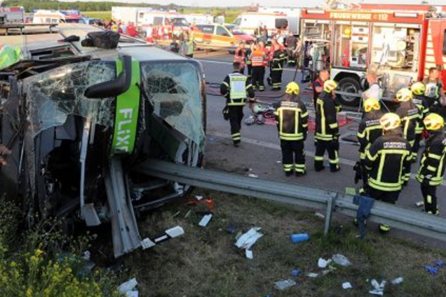 В Германии разбился пассажирский автобус