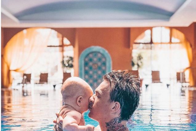 'Хочеться запхати назад': Топалов дивно висловився про дитину від Тодоренко