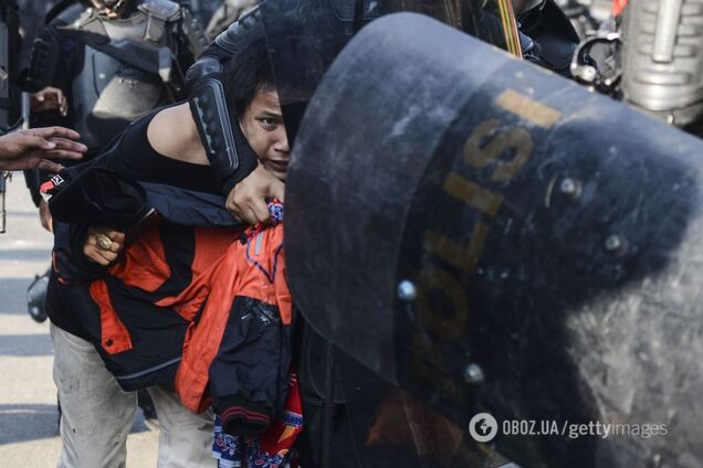 Кровавые выборы в Индонезии: в массовых протестах погибли 6 человек, сотни раненых