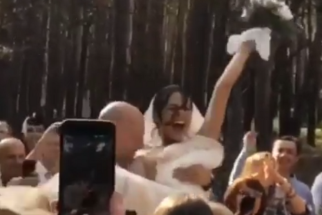'Це сталося!' Відео з таємного весілля Потапа і Каменських