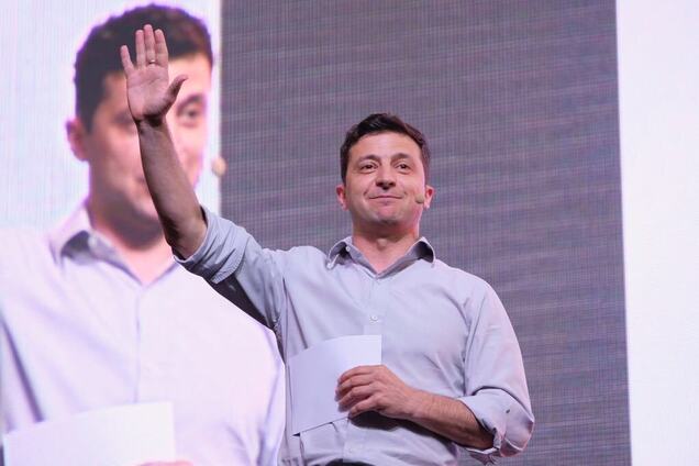 Зеленський вносить Україну в смартфон: що це означачає