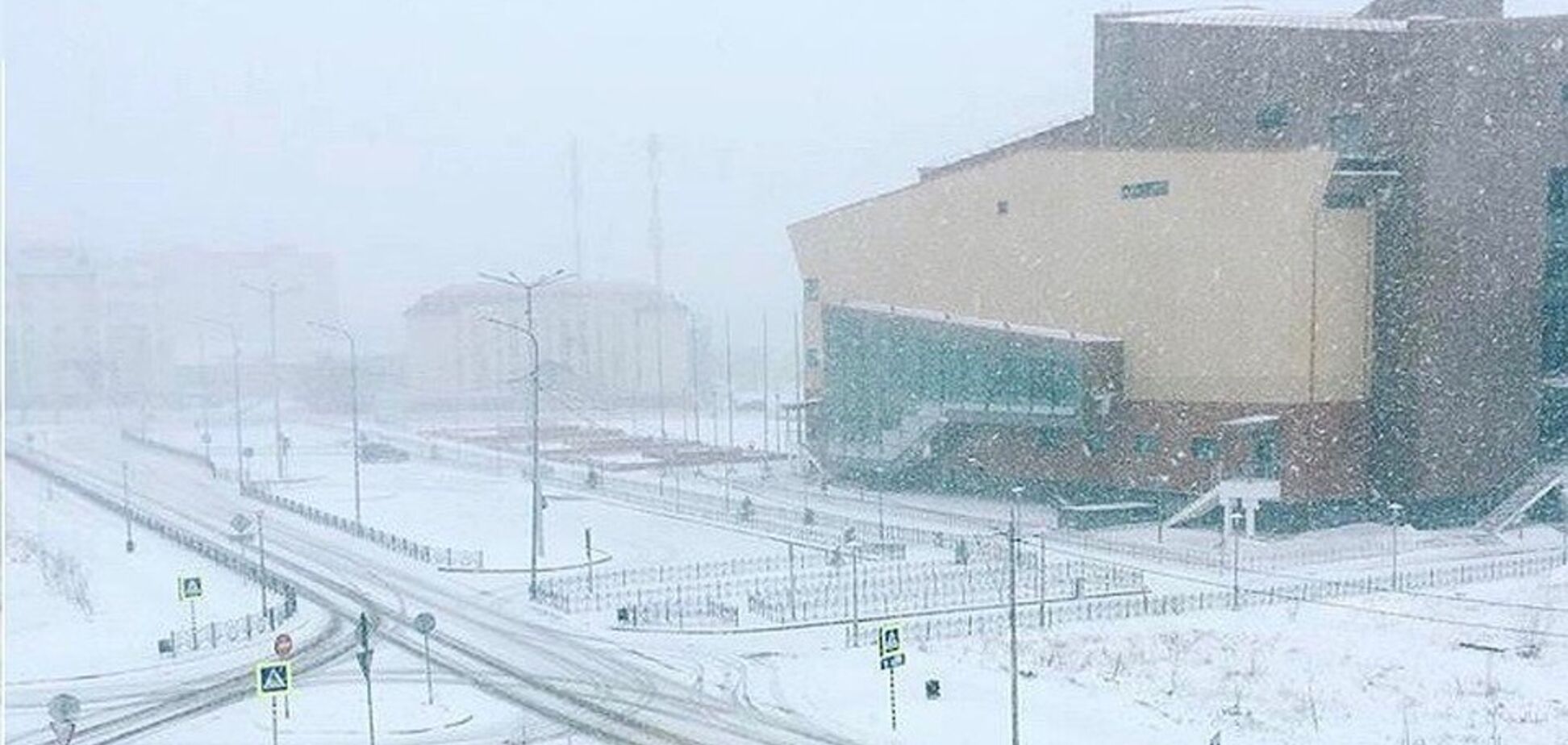 В России город за неделю до лета засыпало снегом: фоторепортаж