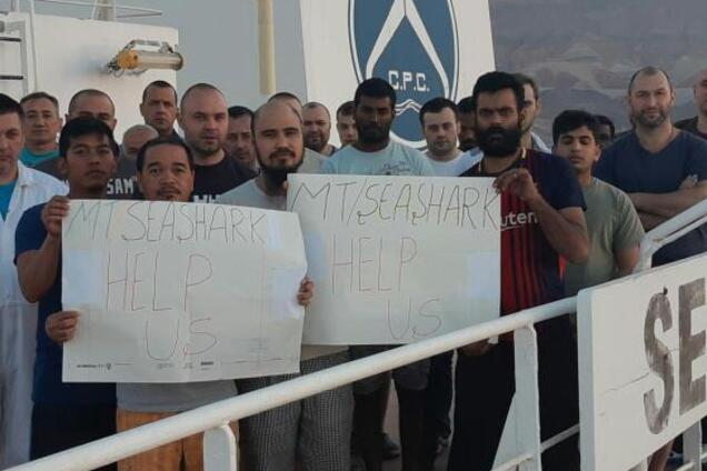 Український танкер потрапив у полон в Єгипті