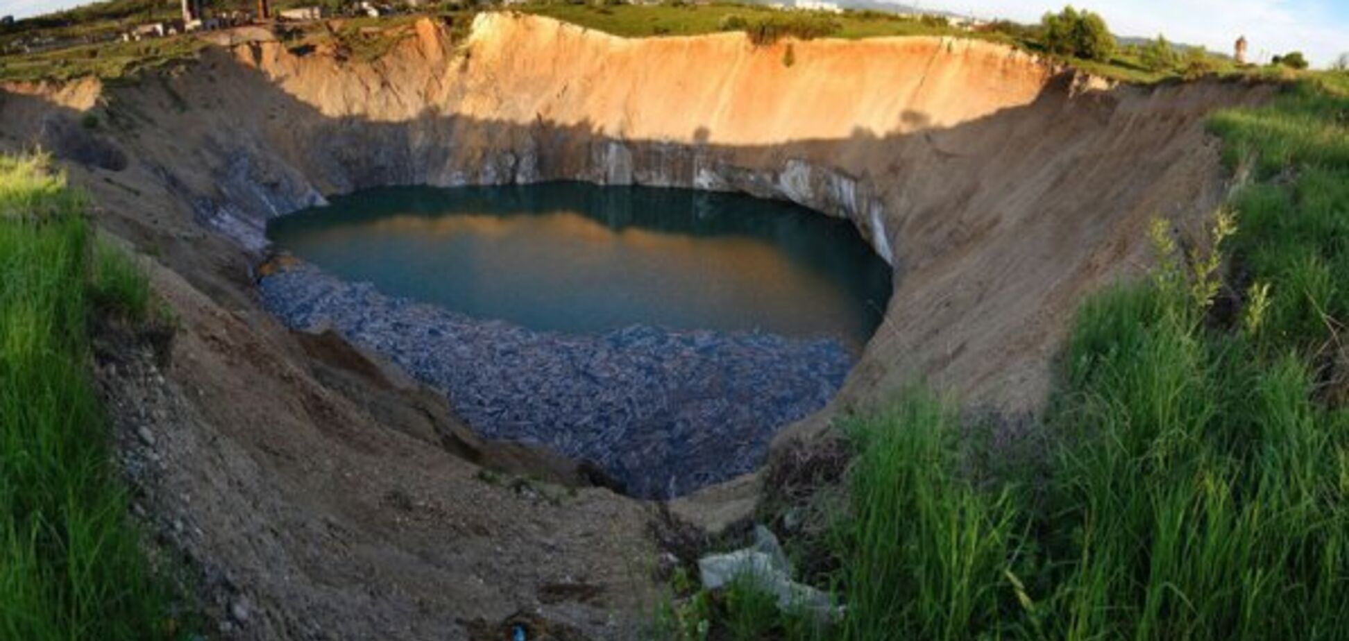 Украинский город проваливается под землю: геолог раскрыл масштабы катастрофы