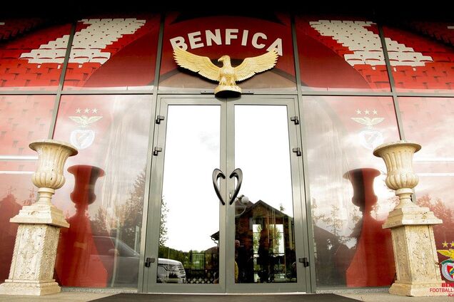 Академія Бенфіка запрошує на день відкритих дверей: екскурсія, концерт і зоряний матч