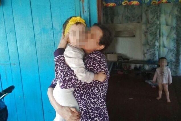 На Житомирщині батьки спалили в печі 5-річну доньку
