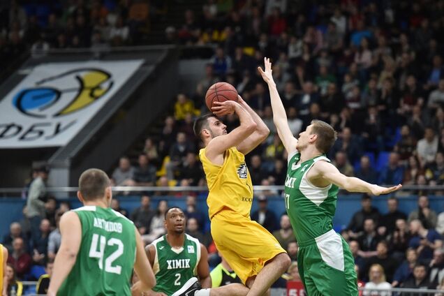 Разворот Фесенко и письма капитана: топ-события и сюрпризы Суперлиги Пари-Матч