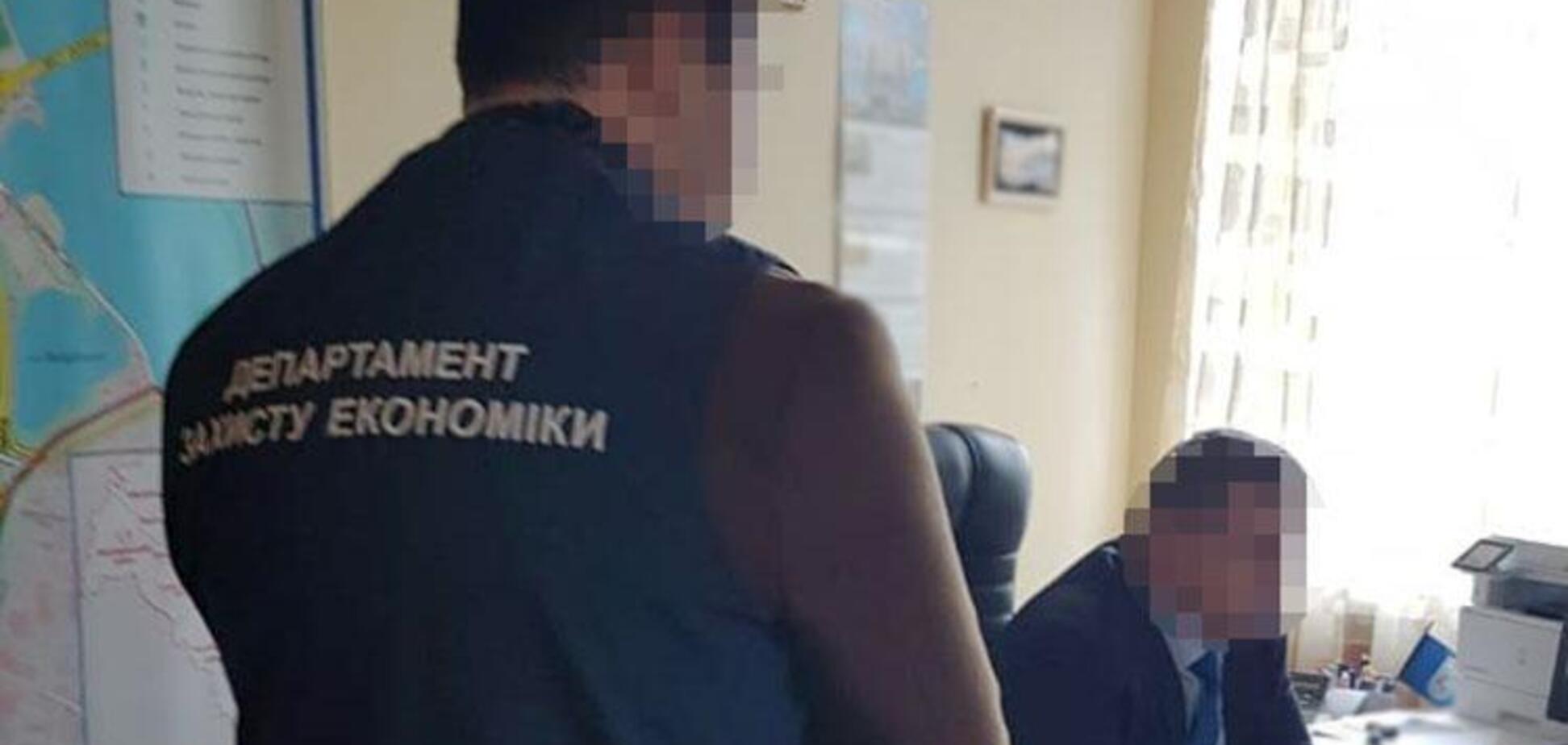 У Києві чиновник РДА змушував комунальників робити ремонт у його квартирі