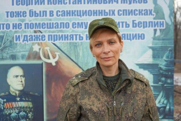  Готовит пути отхода? Военная предательница Украины в "ДНР" получила паспорт России