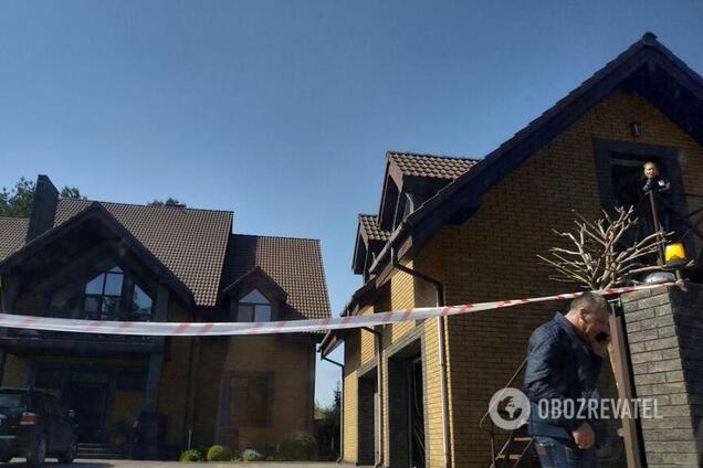 Під Києвом зі зброєю напали на будинок відомого нардепа: всі подробиці