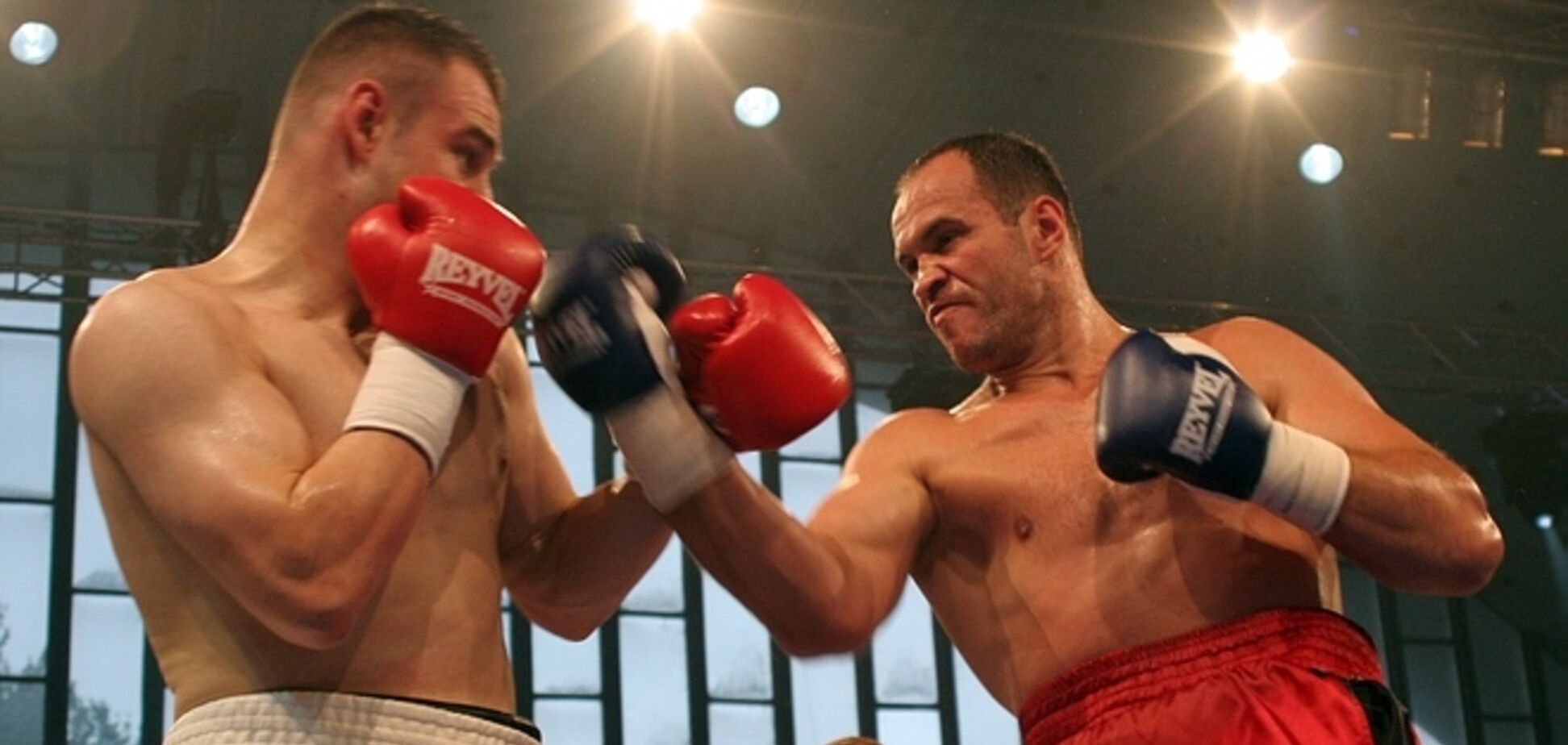 Опытного украинского супертяжа избил боксер-дебютант: опубликовано видео