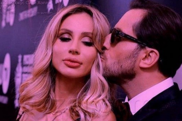 Лобода подогрела слухи об интрижке с известным шоуменом: страстный поцелуй попал на видео