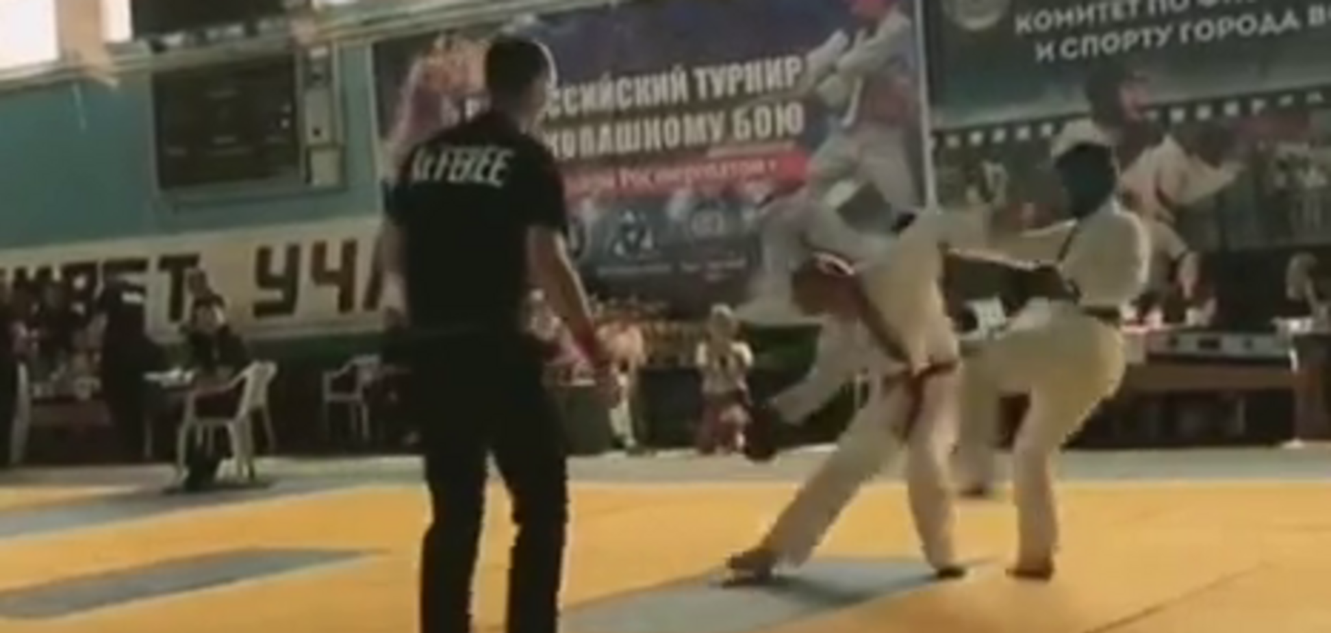 Російського бійця відправили в жорсткий нокаут на 10-й секунді бою