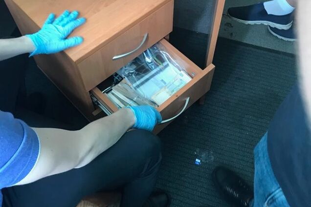 Чиновники 'Укрзалізниці' попались на крупной взятке