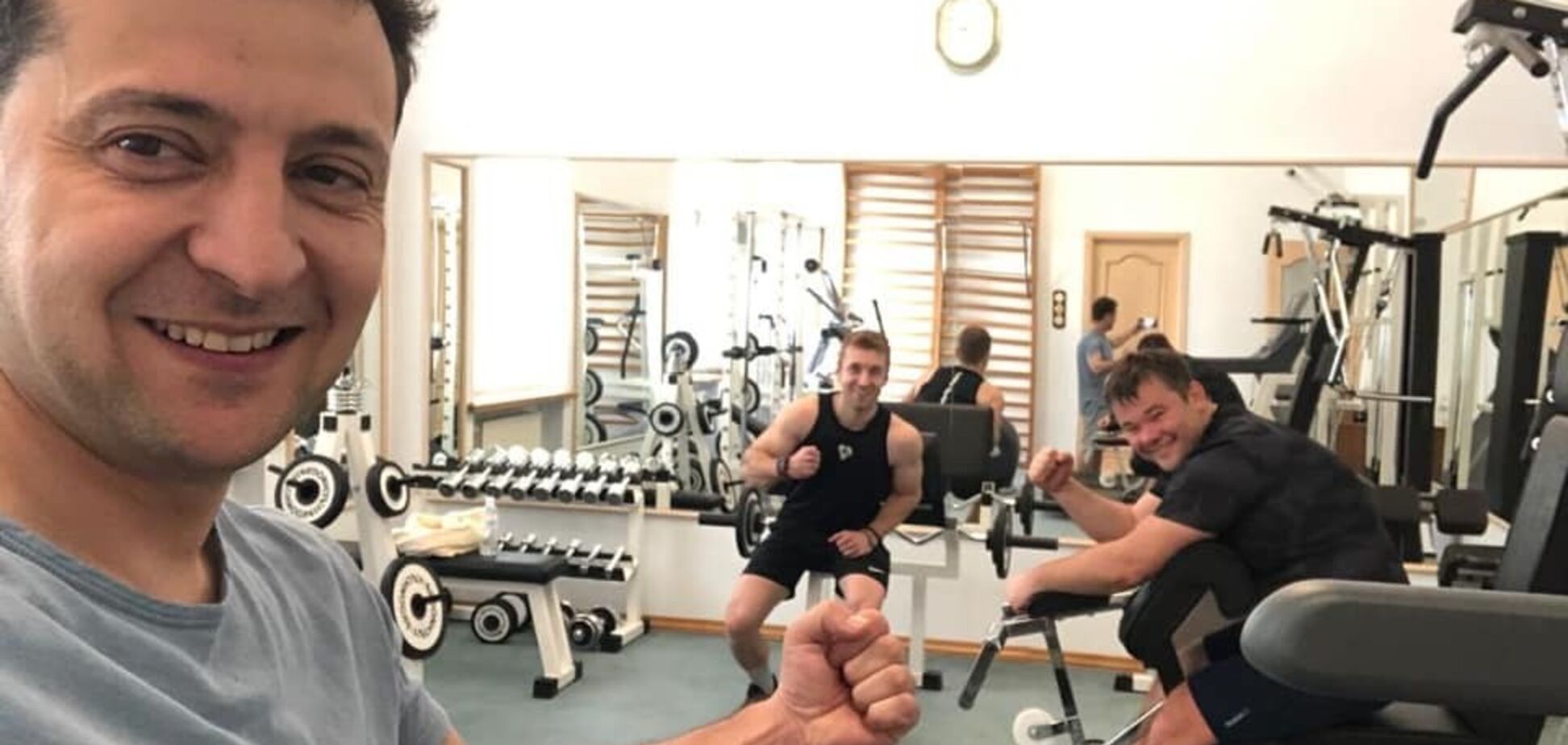 'Дорослі вдома є?' Зеленський показав нове фото і нарвався на критику