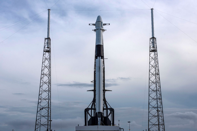 SpaceX успешно вывел корабль Dragon к МКС: захватывающие фото и видео