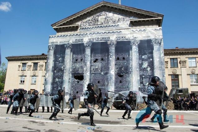 Безумие в Луганске: люди воспроизводят Майдан в городе