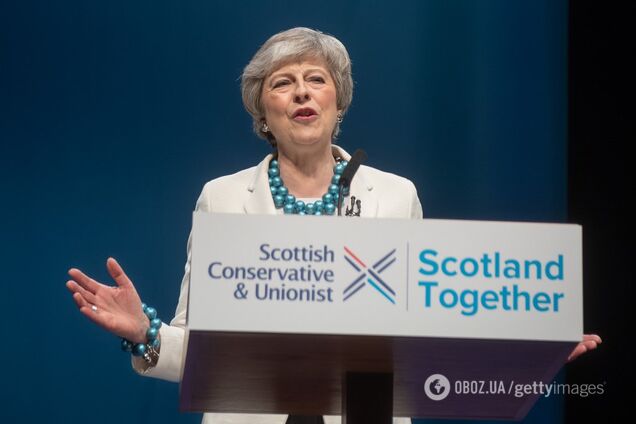 'Ви не потрібні нам!' Партія Мей зазнала нищівної поразки на виборах у Британії