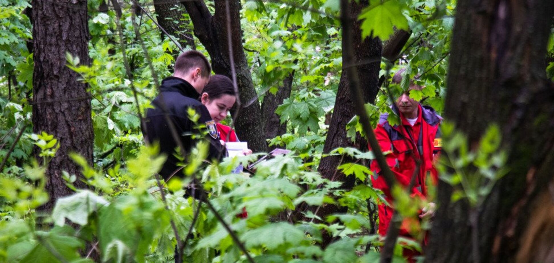 У Києві знайшли повішеним молодого хлопця. Фото