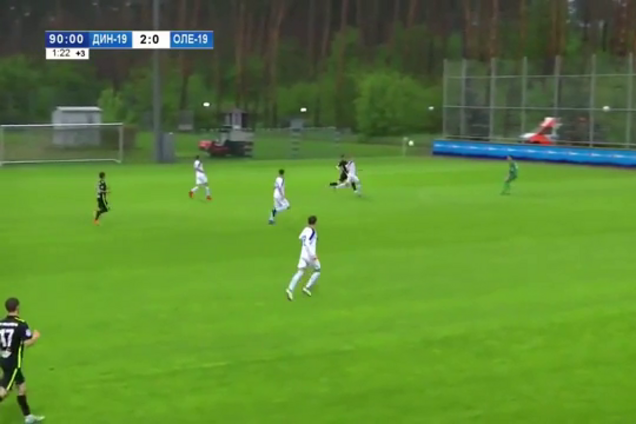 Воротар 'Динамо' пропустив неймовірний удар від чужих воріт - опубліковано відео