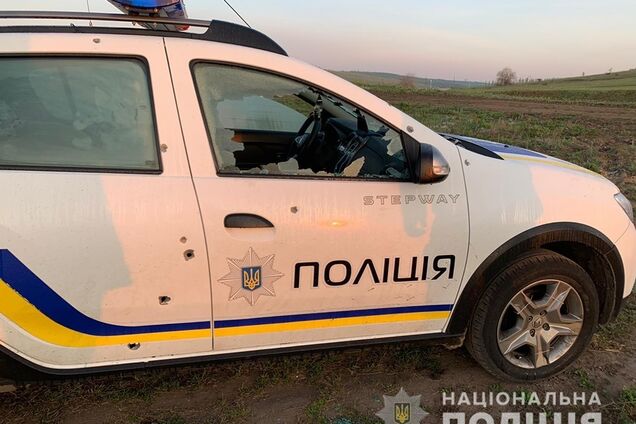На Одесщине расстреляли авто полицейских: стрелок объявлен в розыск