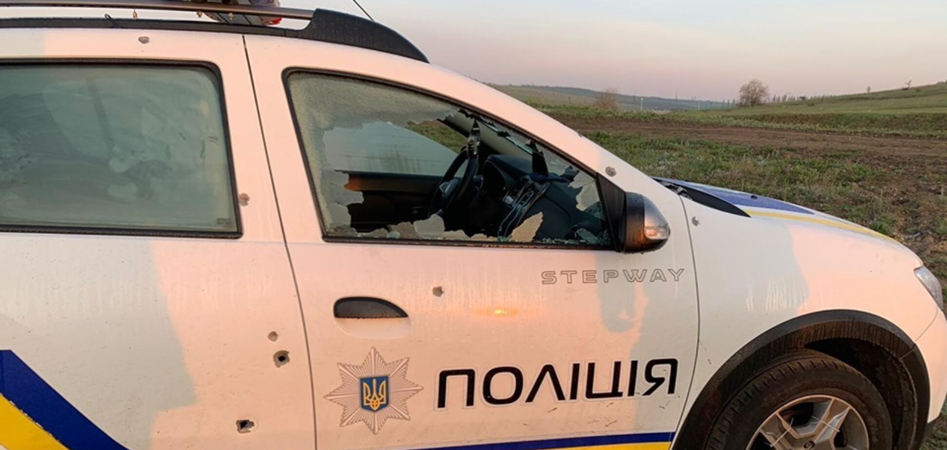 На Одесщине расстреляли авто полицейских: стрелок объявлен в розыск