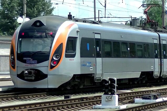 "Царил хаос!" В Польше выгнали всех пассажиров поезда из Киева