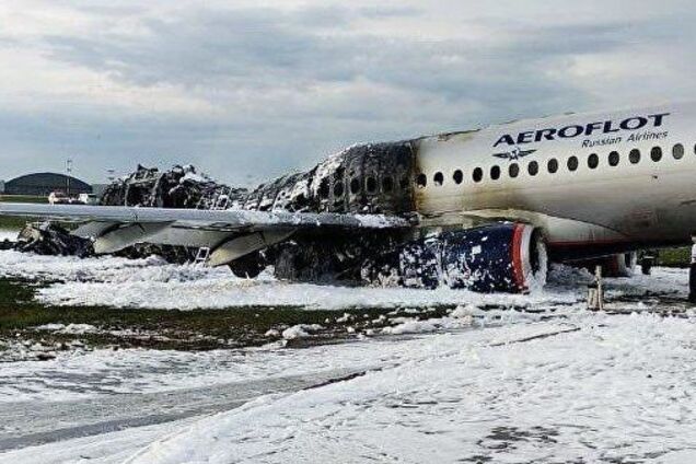 'В России ничему не удивишься': авиаэксперт рассказал о причинах крушения самолета в Шереметьево