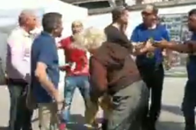 В Португалии 'Бессмертный полк' напал на украинцев с битами: видео конфликта