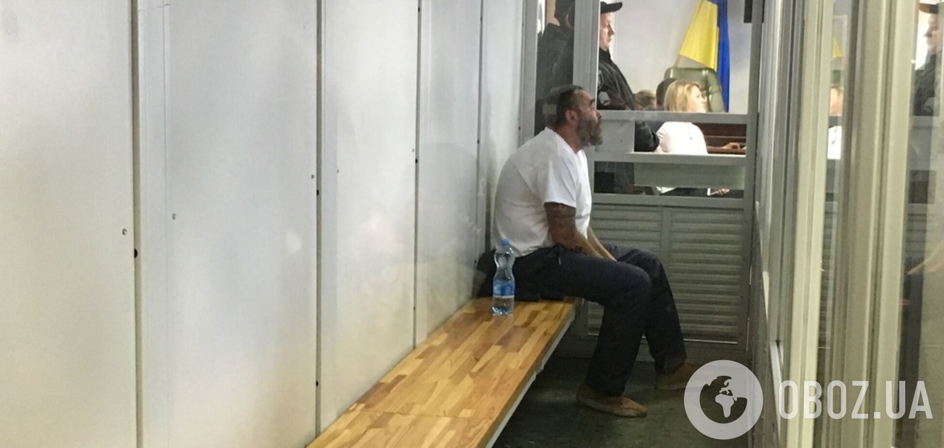 Добровольцу, ранившему журналиста в столичном кафе, избрали меру пресечения