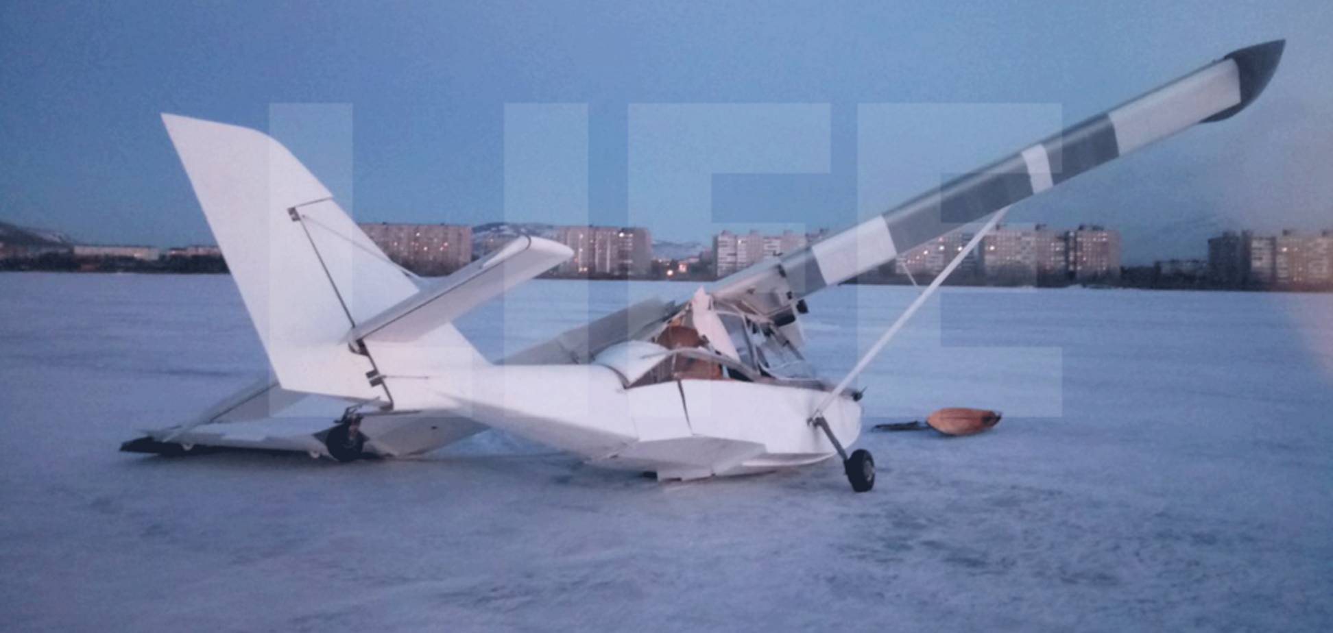 В России рухнул еще один самолет под Мурманском: подняты все экстренные службы