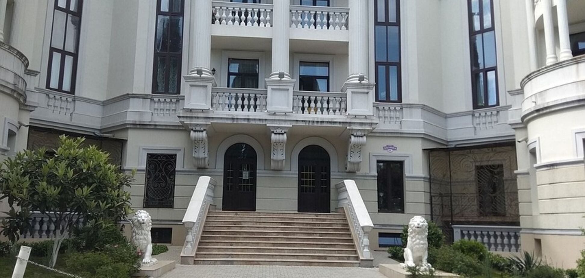 'Не санаторій!' З'явилися нові фото пентхауса Зеленських у Криму