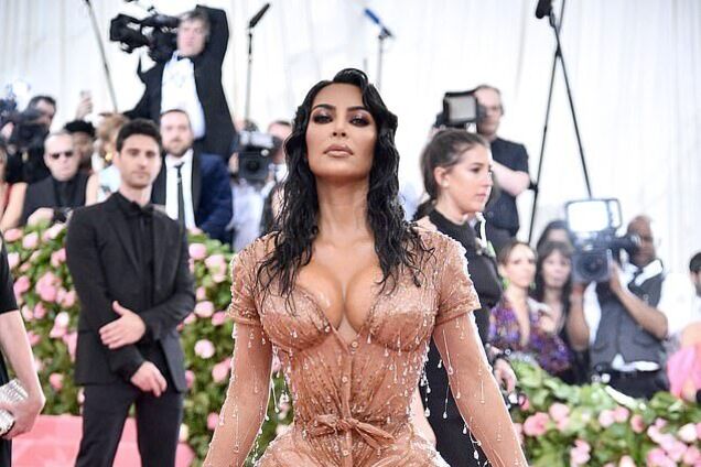 Кардаш'ян розкрила секрет неправдоподібно тонкої талії