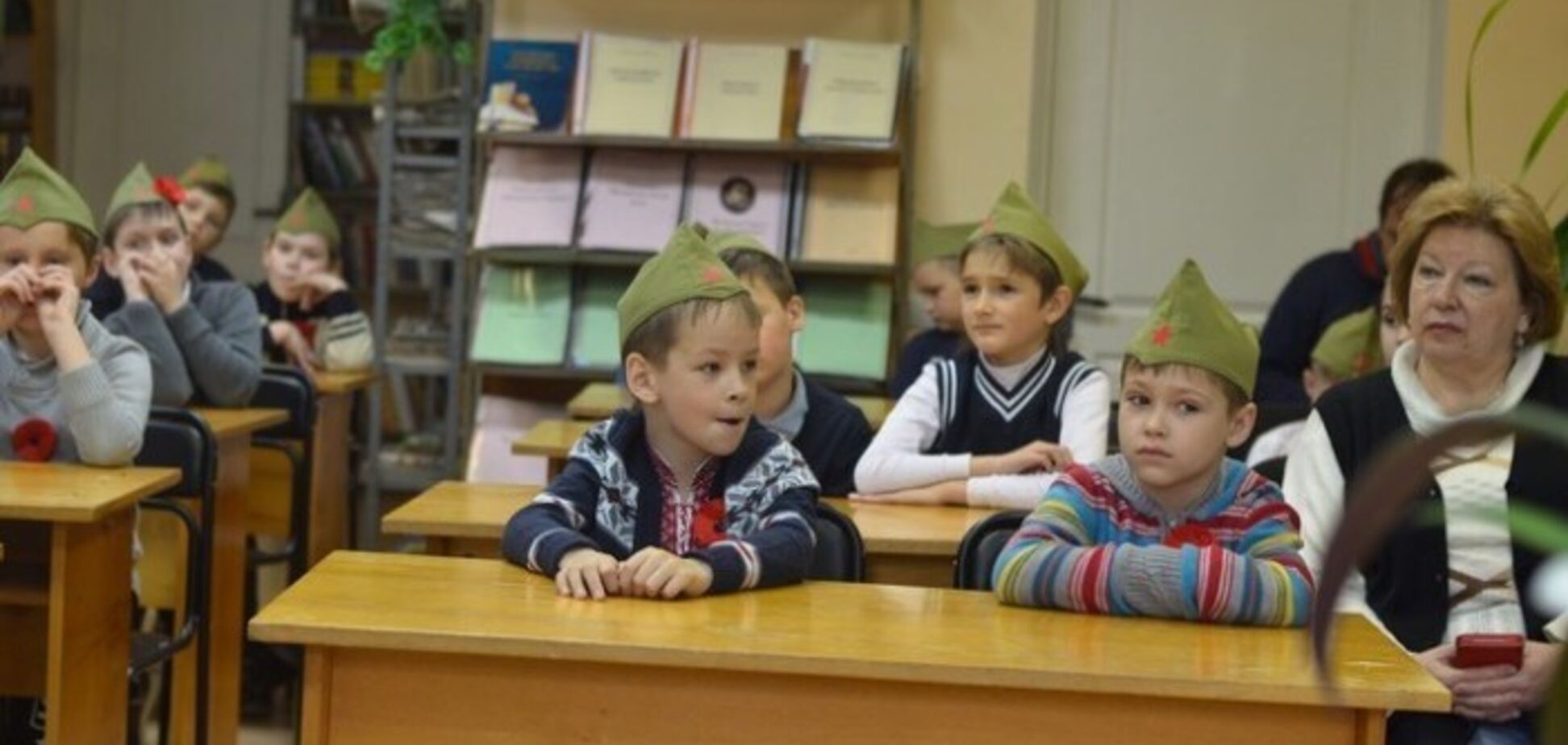 Советские пилотки и вышиванки: из-за детского праздника под Киевом разгорелся скандал