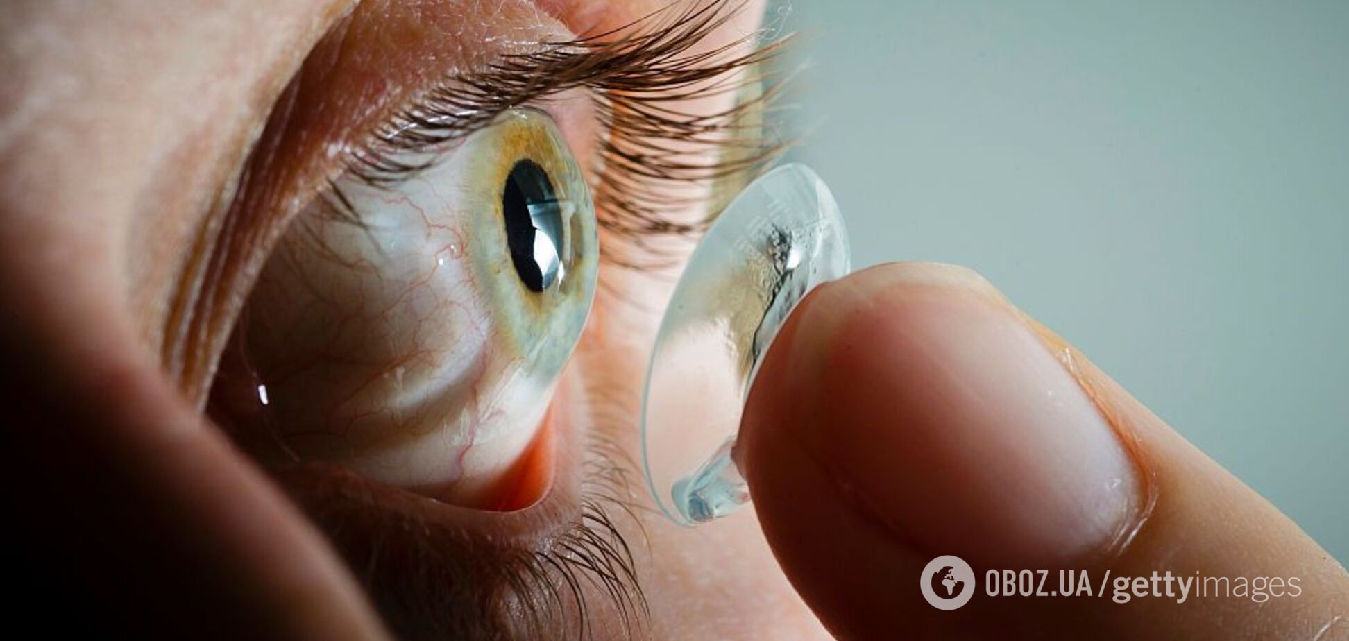 Снимайте контактные линзы! В США глаза женщины пожирали опасные бактерии