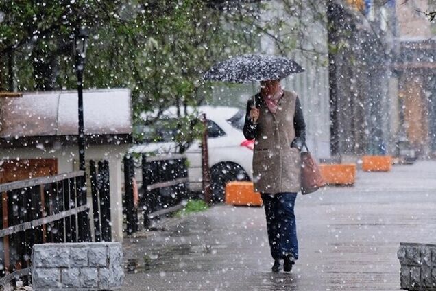 Снег, заморозки и шквалы: синоптики уточнили холодный прогноз по Украине