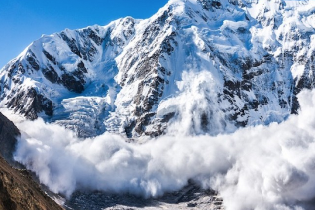 В России туристы попали под лавину: погибла почти вся группа