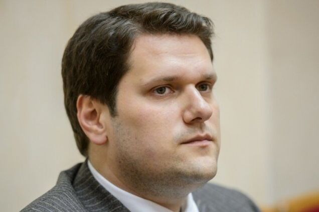 На Одещині нардепу від БПП у всіх на очах прострелили ногу: що сталося