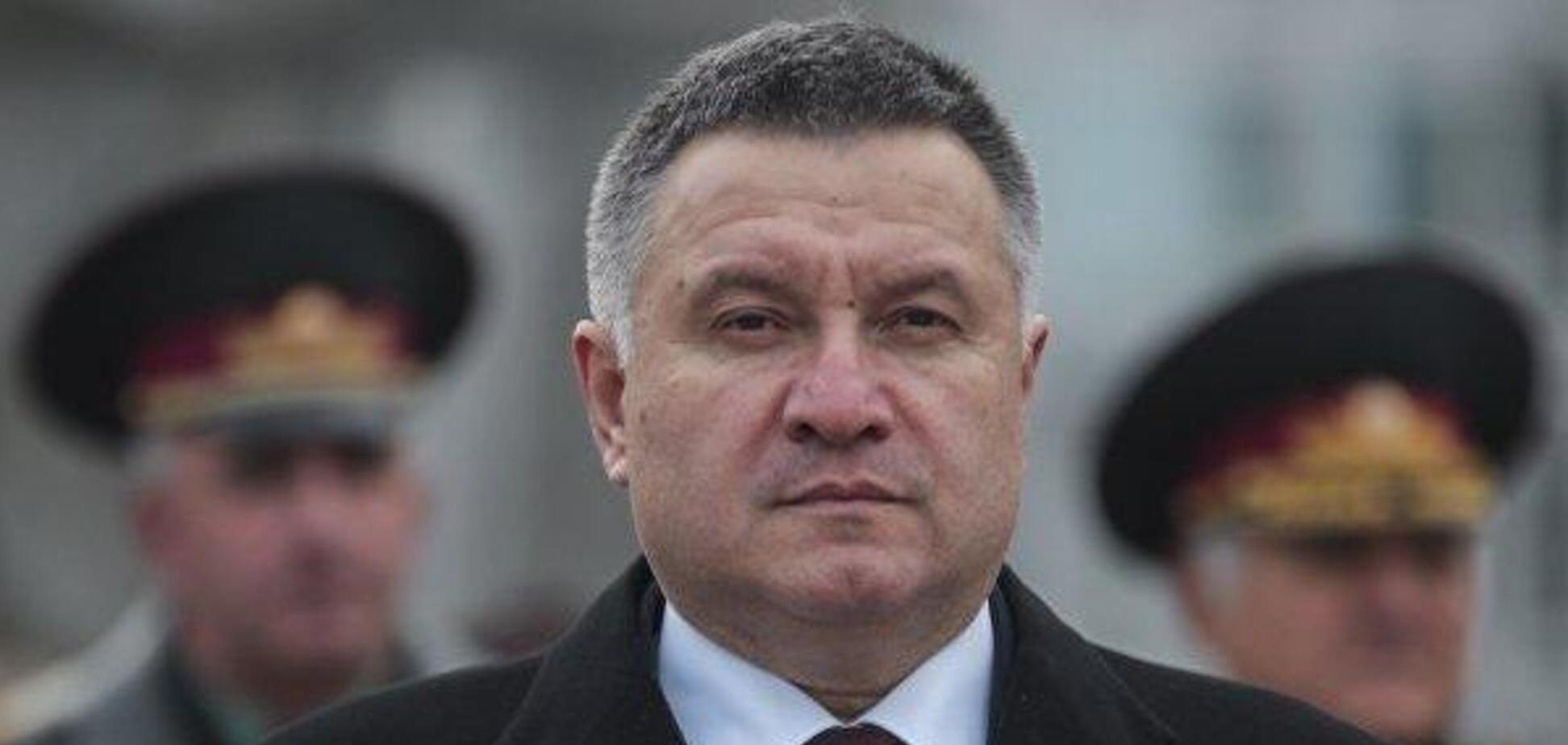 Остается? У Зеленского прояснили ситуацию с Аваковым