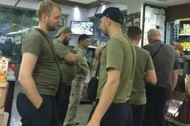 'Потенційний вантаж-200': в Венесуелі засікли російських найманців в магазині. Фотофакт