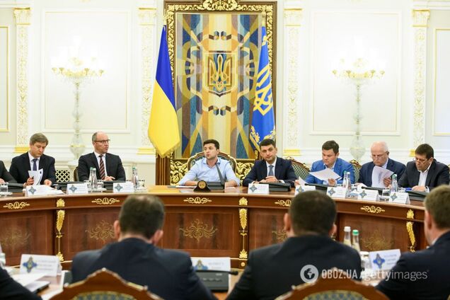 Перше засідання РНБО: щось тут не те