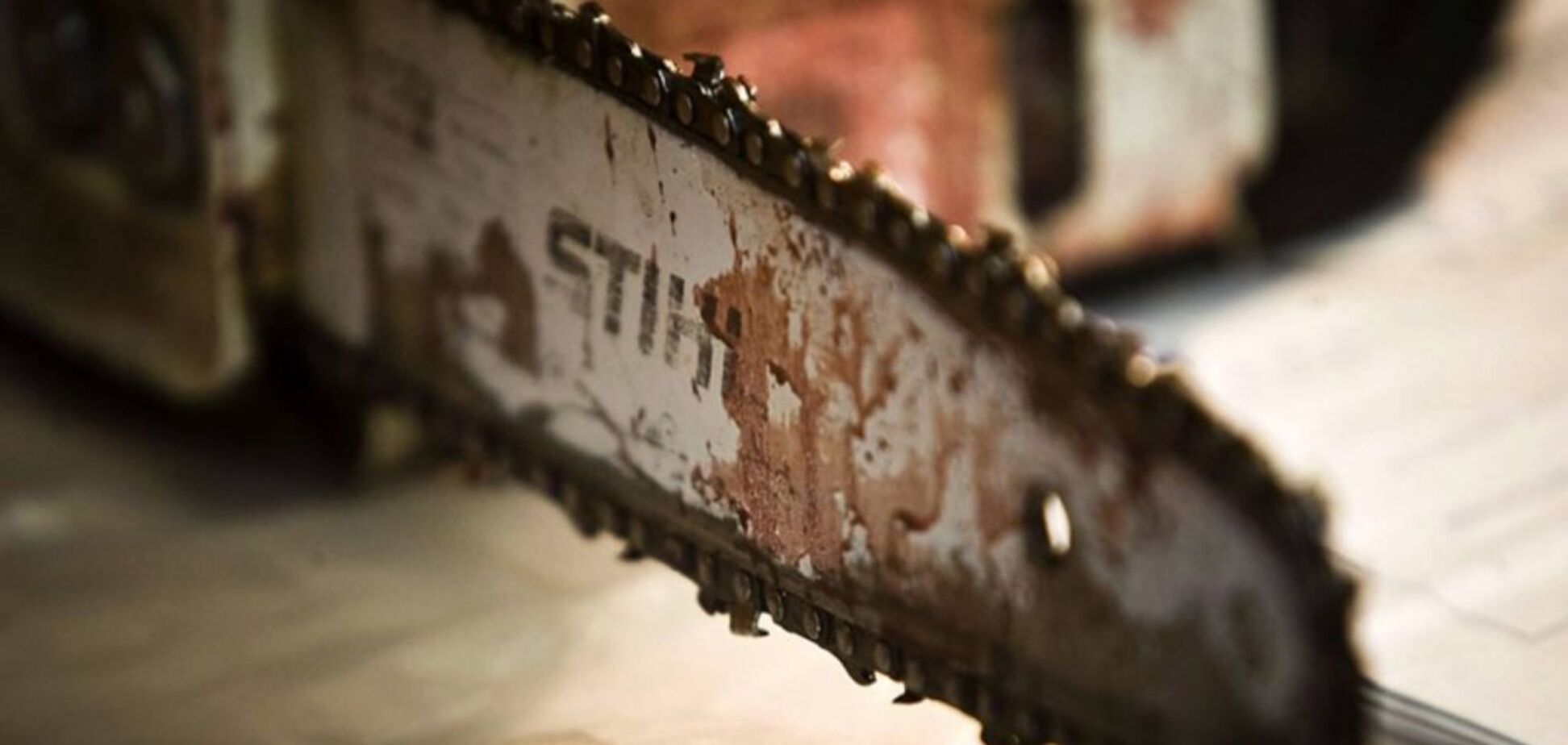 Отрезал голову на глазах у родителей: в Херсоне произошло страшное самоубийство