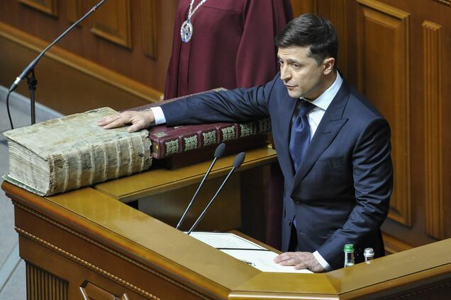 Ажиотаж вокруг даты решения КСУ: нардеп указал на ошибку Зеленского и Ко