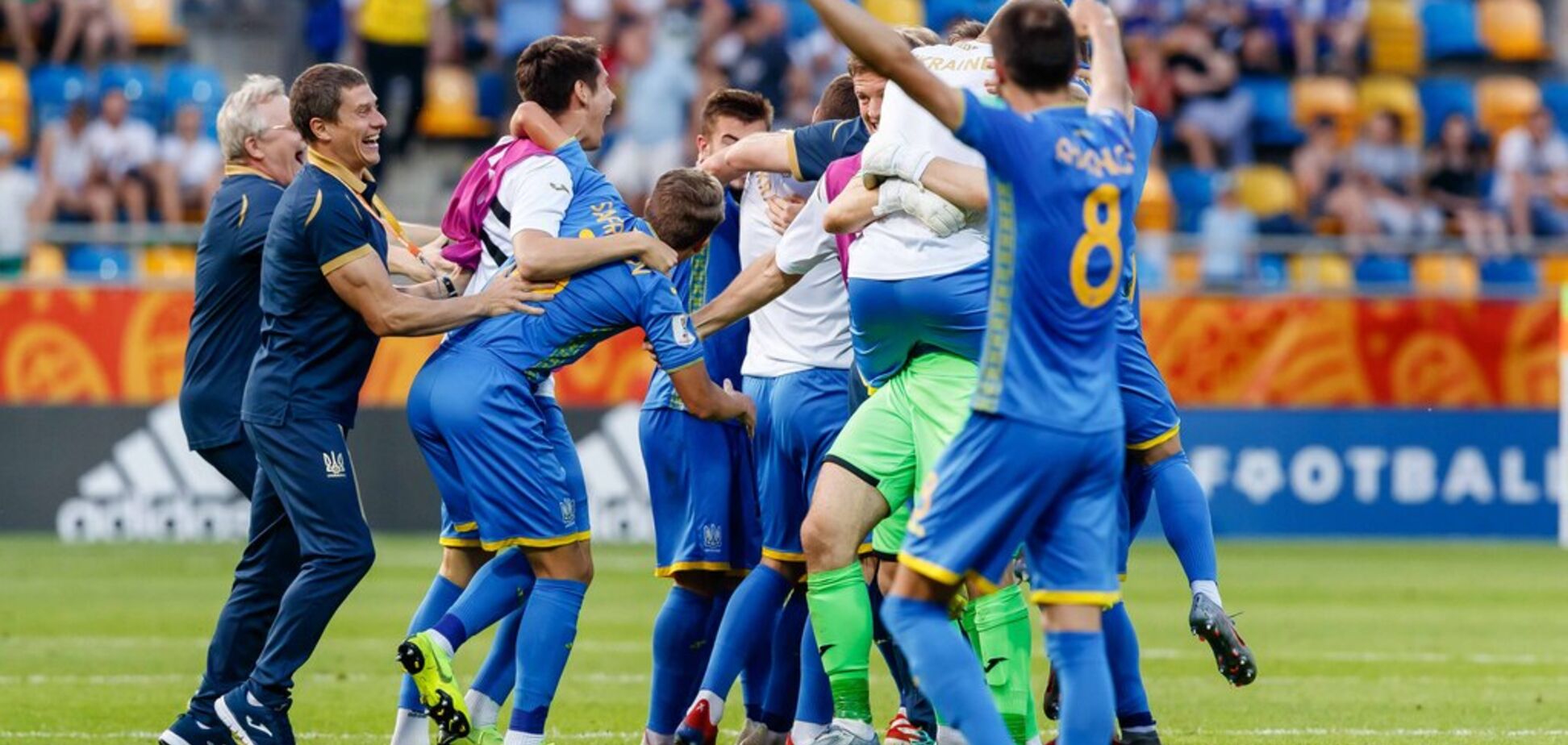 Збірна України показала, що коїлося в роздягальні після перемоги над Італією
