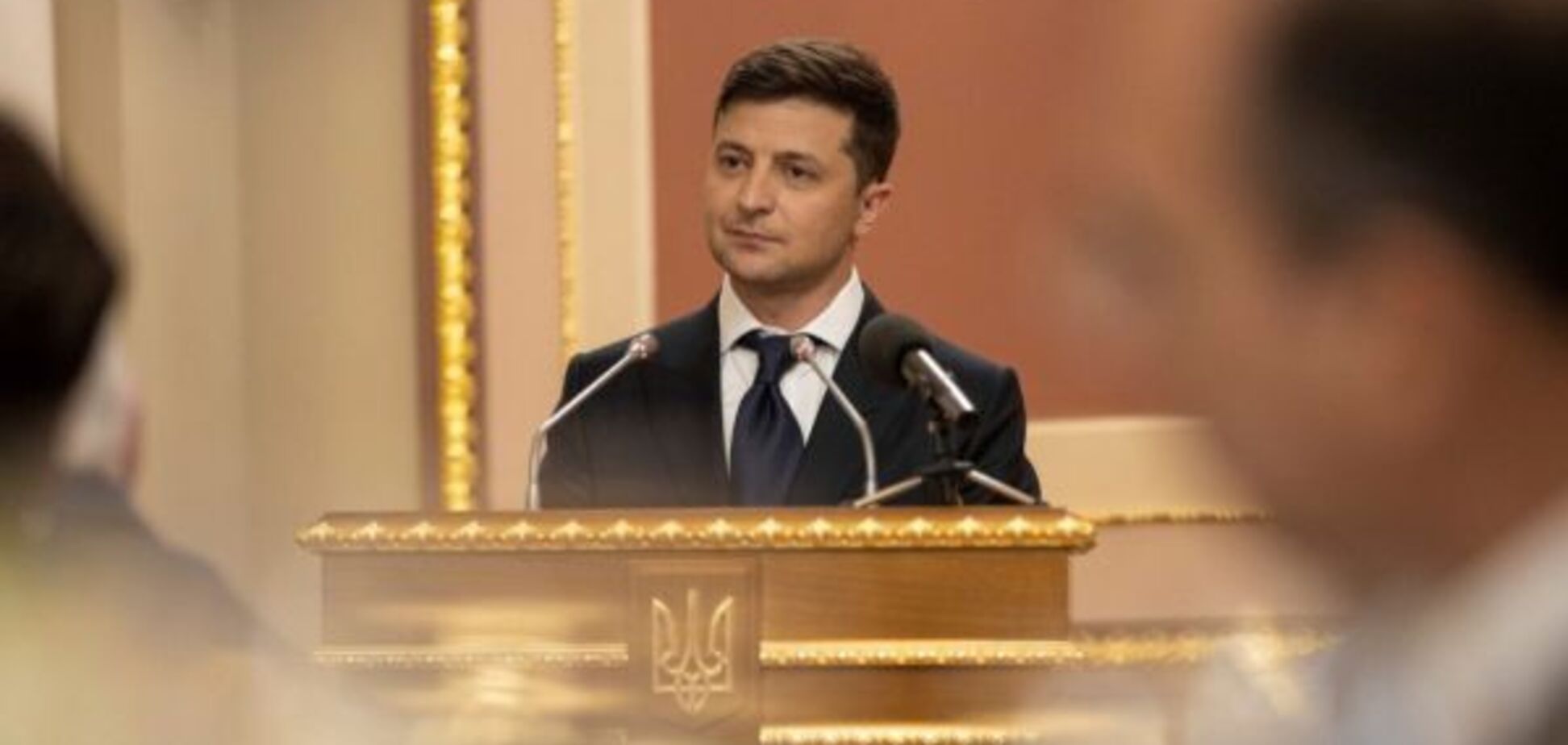 Зеленский неожиданно явился в Конституционный суд: что случилось