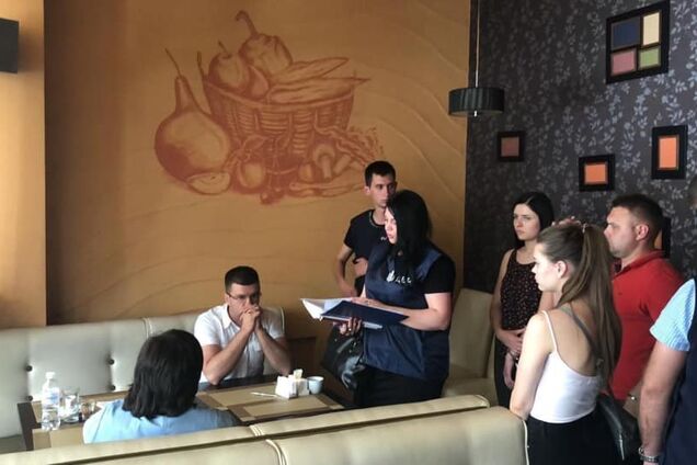 В Украине на взятке в $500 тысяч поймали 'банду' чиновников и полицейских