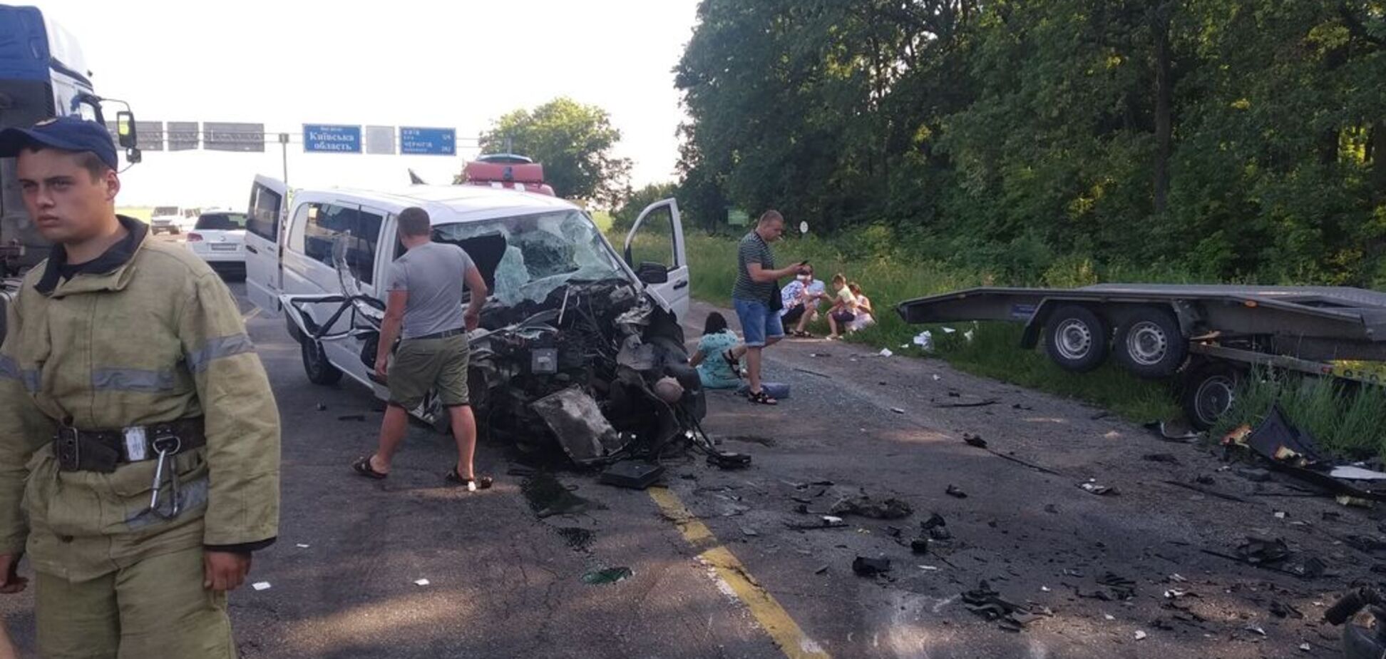 На Киевщине произошло ДТП с пассажирским автобусом: пострадали 7 человек