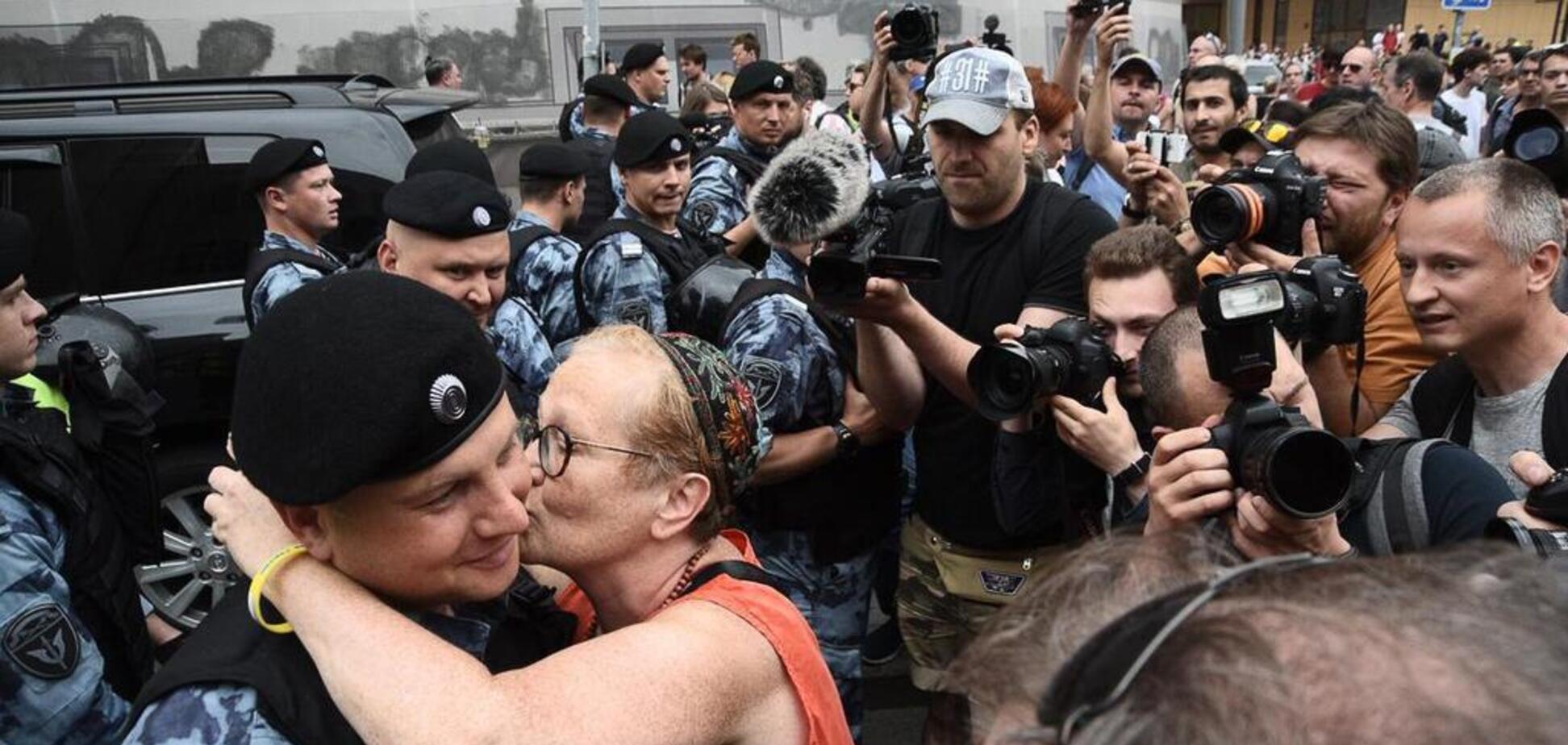 У Москві пройшов масштабний марш через Голунова: сотні затриманих