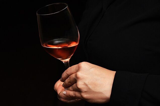Як вибрати і пити рожеве вино: правда про ціни, смак і походження